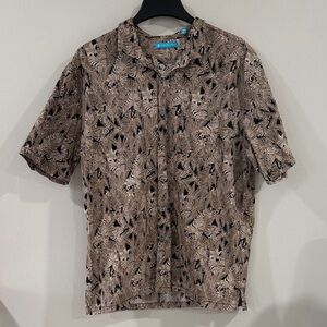 Tori Richard mens brown and black button down aloha shirt